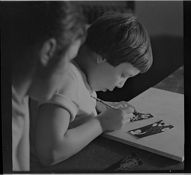 Lidová škola umění  Na obálce: Lidová škola umění 1962 děti,umění,škola