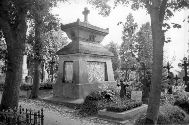 Starý hřbitov - Náhrobek J. V. Kamarýta   Tábor,hrob,starý hřbizov