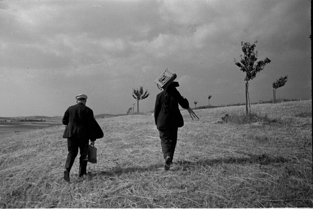 Procházka okolo Jistebnice  . S fotoaparátem na cestách, okolí Jistebnice, 1933, Jistebnice
