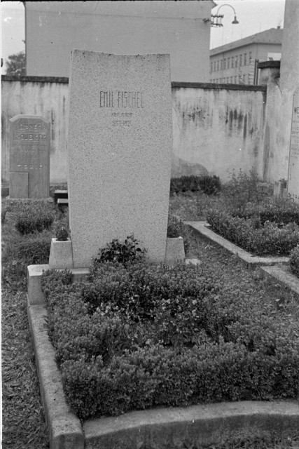 Tábor, Nový židovský hřbitov, hrob Emil Fischel   Tábor,hroby,židovský hřbitov
