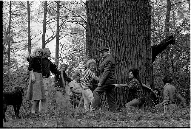 Jihočeské tažení 1977  Zdeněk Sklenář, Vladimír Tesař, František Peterka Josef Šechtl, Marie Šechtlová,... Jižní Čechy,strom