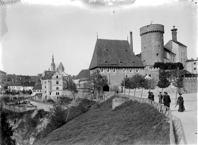  Pohled na Kotnov od Vilové čtvrti ze začátku 20. století   Kotnov,hrad,Tábor,celek