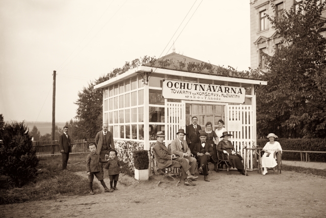Pavilon "ochutnávárna" byl nejoblíbenějším pavilonem výstavy. 1920