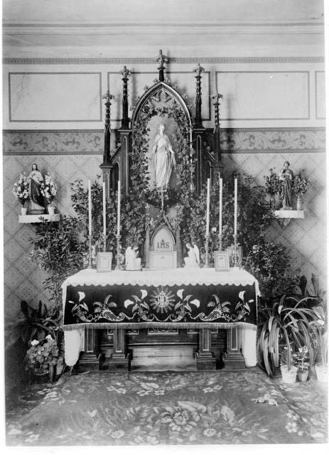 oltář v kapli táborské nemocnice   kostel,interier,architektura,nemocnice,Tábor