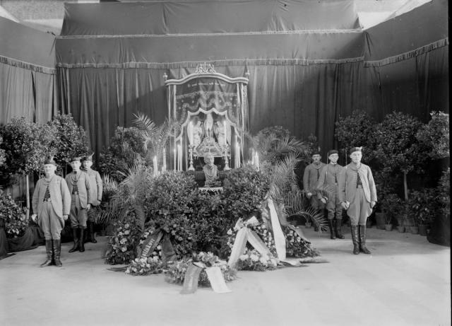 Pohřeb Jana Setunského, katafalk