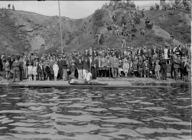 Veslařské závody na Jordáně 1925, diváci a pořadatelé   Tábor,sport, Jordán,veslař