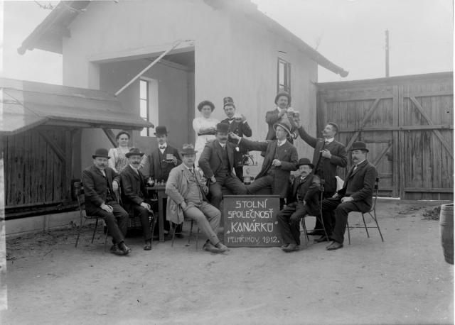 Slavnost,Stolní společnost Kanárků,Pelhřimov,1912   Stolní společnost Kanárků,Pelhřimov,skupina