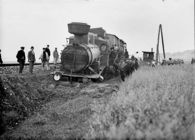 Železniční neštěstí v Chotovinách 1.8.1926   katastrofa,vlak,Chotoviny