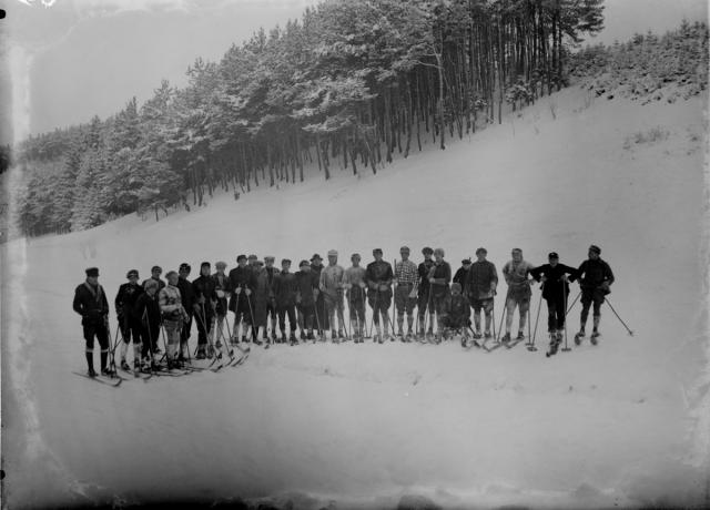Lyžařské závody   Lyžařské závody  Tábor,lyžař,závody.sport,zima,skupina