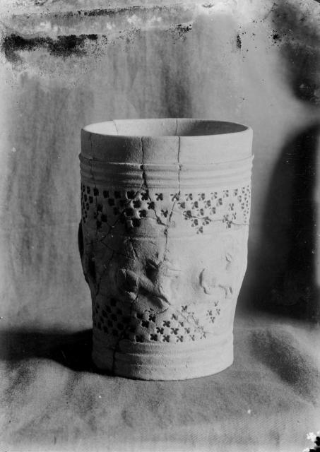 Hliněný pohár  Fotografie pro muzeum v Táboře Tábor, muzeum,keramika, pohár