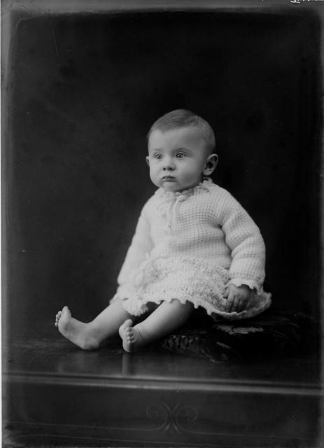 Pupa 27.5.1926   Josef Šechtl,dítě,postava