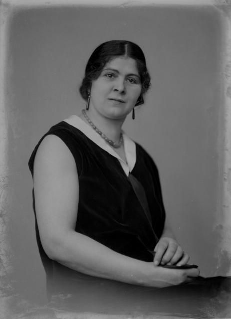 Božena Šechtlová asi 1926  rodinné,  svatební Šechtl,Božena,portrét