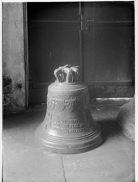 zvon, Pelhřimov  kostel svatého Bartoloměje  na obálce   kostel svatého Bartoloměje   Pelhřimov 1917 sign 412 inv.č. 281 Pelhřimov,kostel,zvon