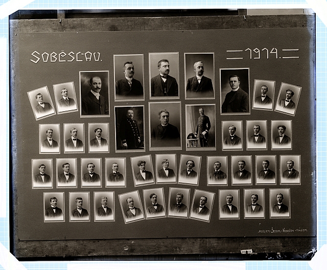 Soběslav - Tablo - 1914,39 portrétů, logo  Na krabičce:  614 v kroužku, 206 Tabla: Tábor, Soběslav, Pelhřimov. Rodin. portr... tablo