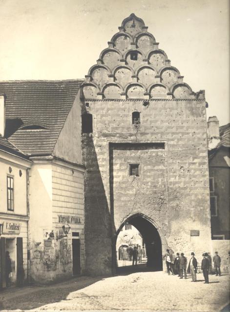 Pražská brána, zbouraná roku 1884   Tábor,Pražská ulice,brána
