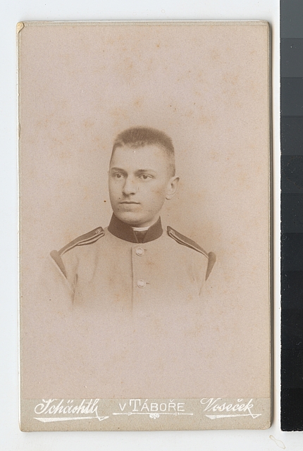 neznámý muž   portrét,uniforma