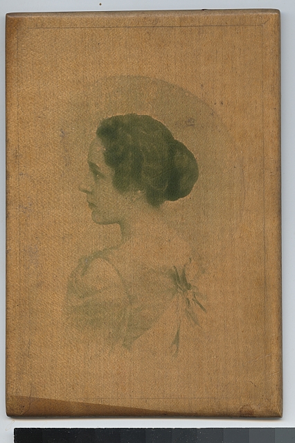 Marie Záhořová, fotografie na dřevě   portrét