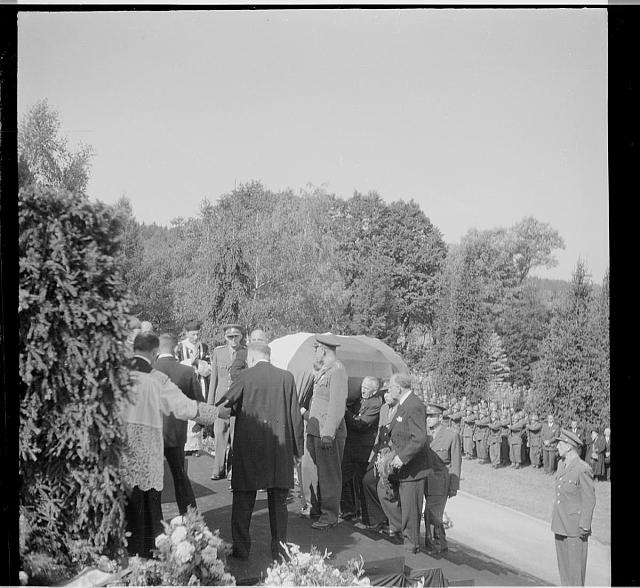 pohřeb Edvarda Beneše   Edvard Beneš,prezident,Sezimovo Ústí