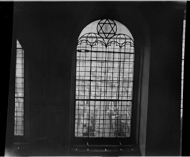 Praha,synagoga  U obálky "Zvětšované" Praha