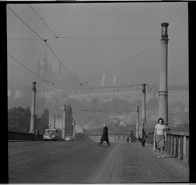 Vltava  na obálce zvětšované Praha
