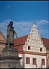 Socha Jana Žižky a štít domu v rekonstrukci