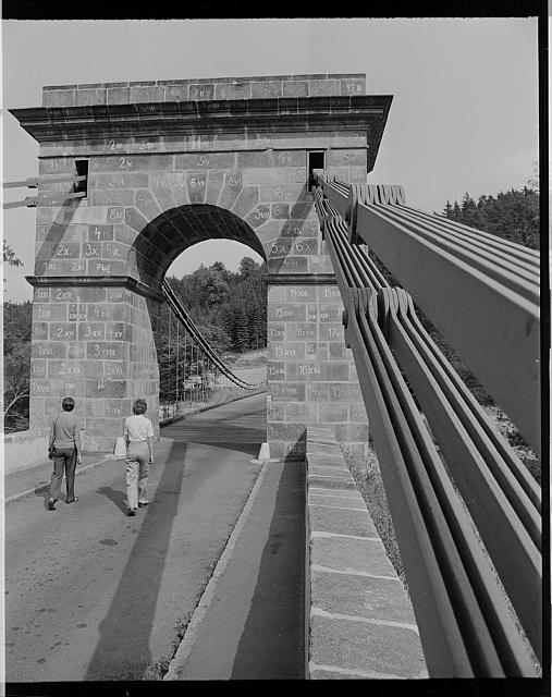 most Stádlec  Na obálce jez u Sez, Ústí, Kozí hrádek, Příběnice,Sez. ÚstíStádlecký most Tábor