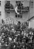 89. - Slavnost před domem Alfonse Šťastného z Padařova (in Czech), keywords: dům Alfonse Štastného z Padařova, parade, Edvard Beneš