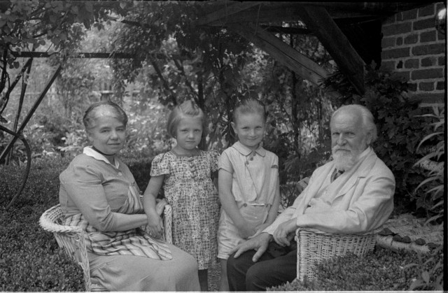 František Bílek s rodinou (in Czech), keywords: František Bílek, Chýnov  František Bílek, Chýnov