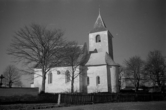 Kostel v Křeči (in Czech), keywords: church, Křeč, husita