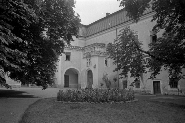 Neustupov,zámek (in Czech), keywords: Neustupov, castle  Neustupov, castle