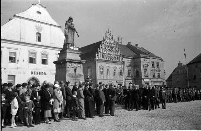 Tábor, 20.9.1934 loučení s 48/II plukem (in Czech), keywords: Tábor, vojsko, square, festival  Tábor, vojsko, square, festival
