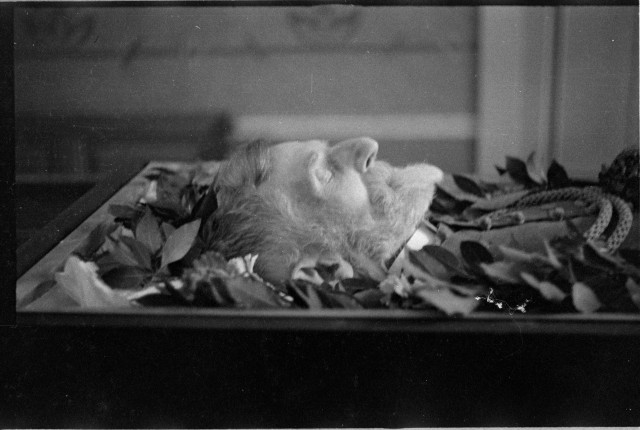 Posmrtné fotografie Jana Vosečka (in Czech), keywords: Jan Voseček  Jan Voseček