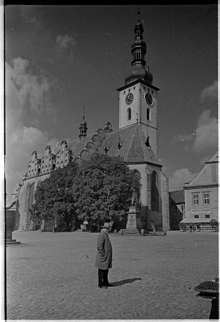 Žižkovo náměstí  (in Czech), keywords: square, church  square, church