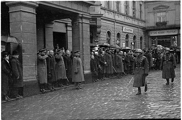 28.říjen (in Czech), keywords: uniform, Prague street, legionář  uniform, Prague street, legionář