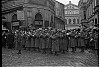 28.říjen vojenská hudba praporu 48  pěšího pluku (in Czech), keywords: niforma, Prague street, legionář