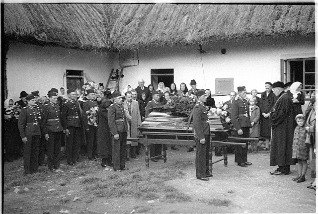 pohřeb (in Czech), keywords: funeral  funeral
