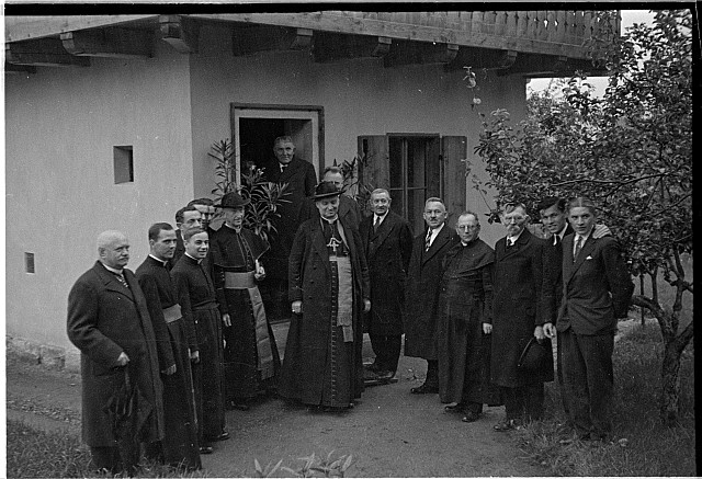 Kardinál Karel Kašpar v Pelhřimově 4.9. 1934 u monsignora Vaňka (in Czech), keywords: kardinál Karel Kašpar, Pelhřimov, Vaněk  kardinál Karel Kašpar, Pelhřimov, Vaněk