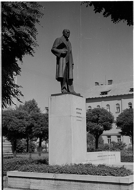 Švehla (in Czech), keywords: Tábor, Švehla, statue (Czech) Rok podle materiálu Tábor, Švehla, statue