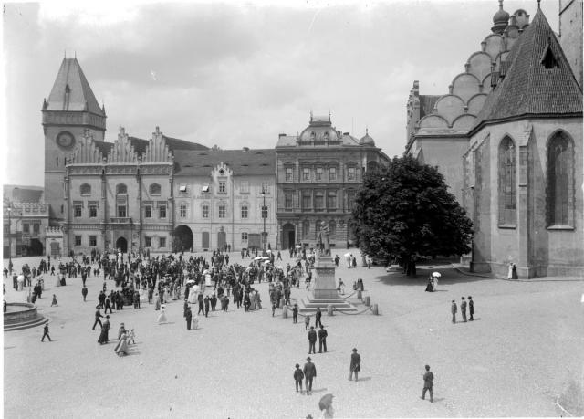 Zizka Square and Town Hall after 1895  Tábor, square, town hall, dean church, whole