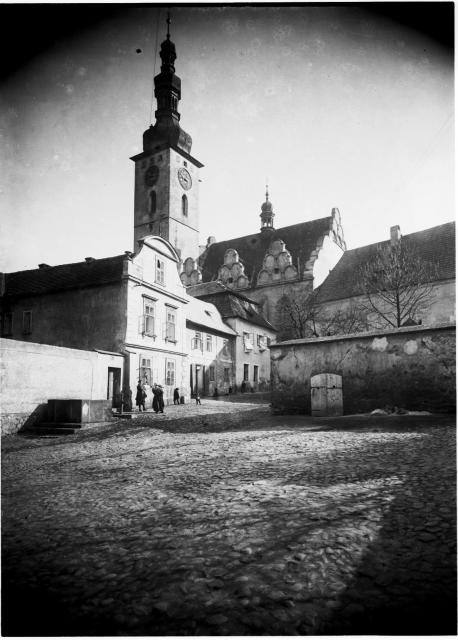 View of the Church of Lord`s Conversion from Děkanská street (Czech)  pan děkan Medvěda Tábor, Goaty square, děkan Medvěda