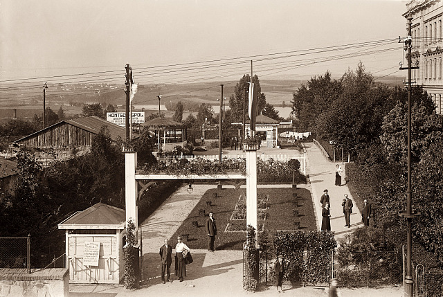 1920 Exhibition site, in front of the School of Agriculture