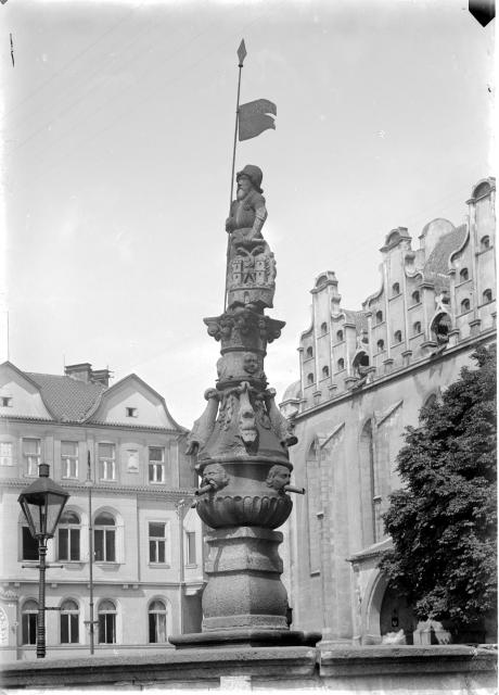 Fountain on Žižka's square after 1915  Tábor, square, fountain, knight Roland, Koudelka, fountain