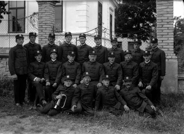 Skupina hasičů v Turovci 1925 (in Czech), keywords: group, fire police, Turovec, uniform