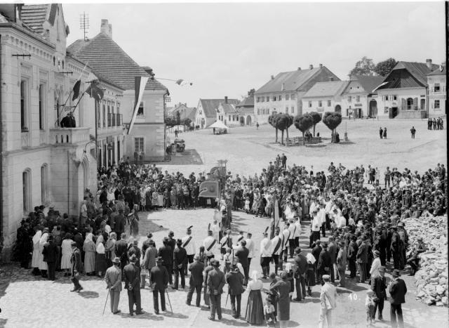 10) Jistebnice 5.7. 1925 (in Czech), keywords: Jistebnice, festival, reportage  Jistebnice, festival, reportage
