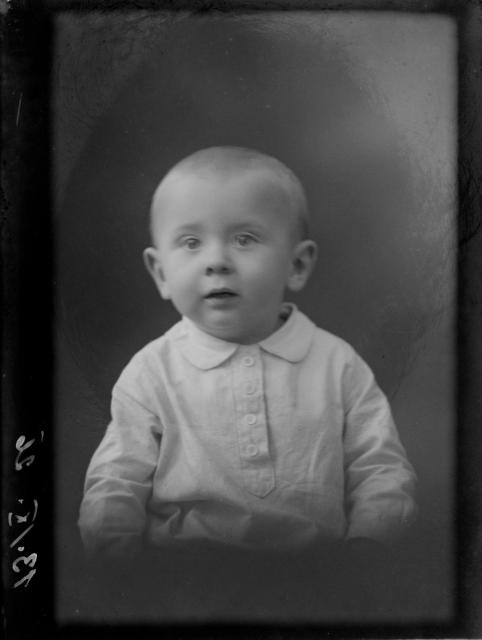 Josef Šechtl  13.10.1926 (in Czech), keywords: Josef Šechtl, child, portrait  Josef Šechtl, child, portrait
