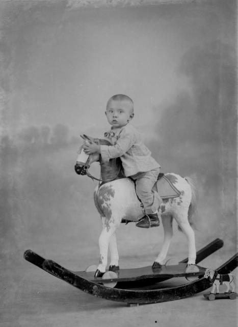 Josef Šechtl  10.10.1926 (in Czech), keywords: Josef Šechtl, child, figure  Josef Šechtl, child, figure
