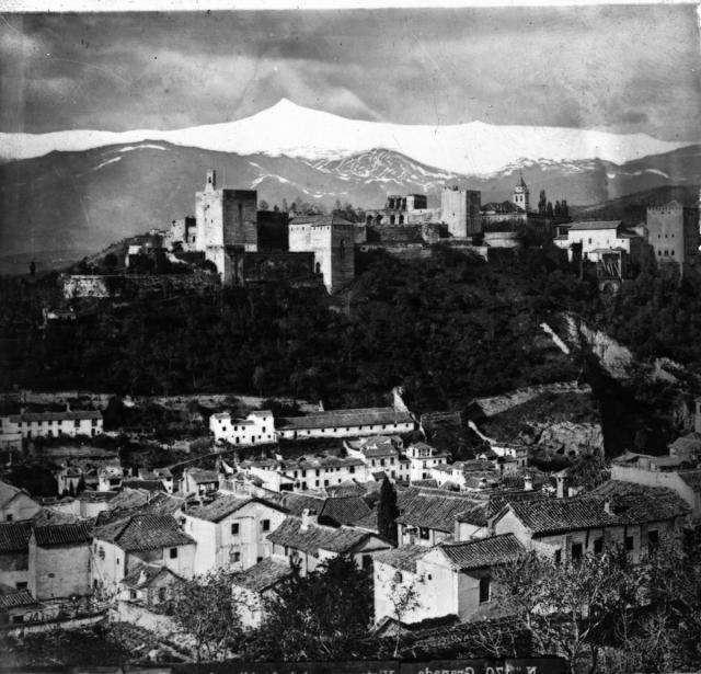 Španělsko Andalusie a je to pohled na maurskou pevnost Alhambra v Córdobě. (Dobyta r. 1492) (in Czech), keywords: cestování (Czech) určil Petr Slavík. Děkujeme cestování
