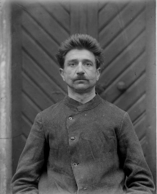 Alois Zouplna 10.12.1924 (in Czech), keywords: trestanec, portrait (Czech) asi ze snímků Dr. Petříka trestanec, portrait