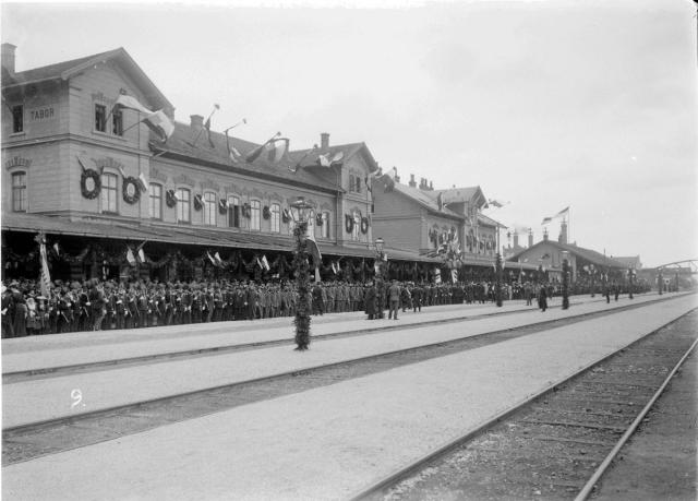 Z návštěvy císaře 1901 (in Czech), keywords: Franz Josef, Tábor, train station, train, uniform  Franz Josef, Tábor, train station, train, uniform