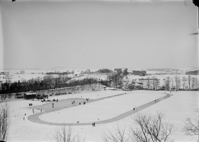 Bruslařský závody (in Czech), keywords: Tábor, Jordán, winter, sport, skating